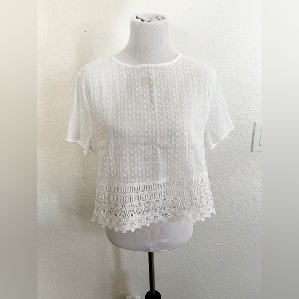 Chic White Lace Trim Blouse